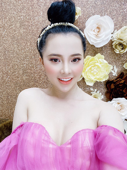 Xuân Tiên được xem như hình mẫu của những người trẻ khởi nghiệp thành công bằng công việc livestream bán hàng.