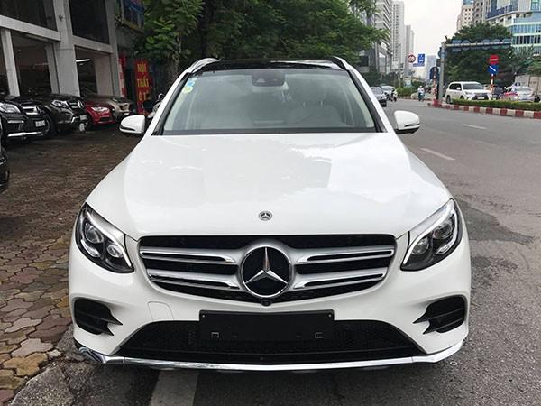 Danh hài Chiến Thắng mạnh tay chi tiền tỷ tậu xế hộp hạng sang Mercedes-Benz&nbsp;GLC 300.