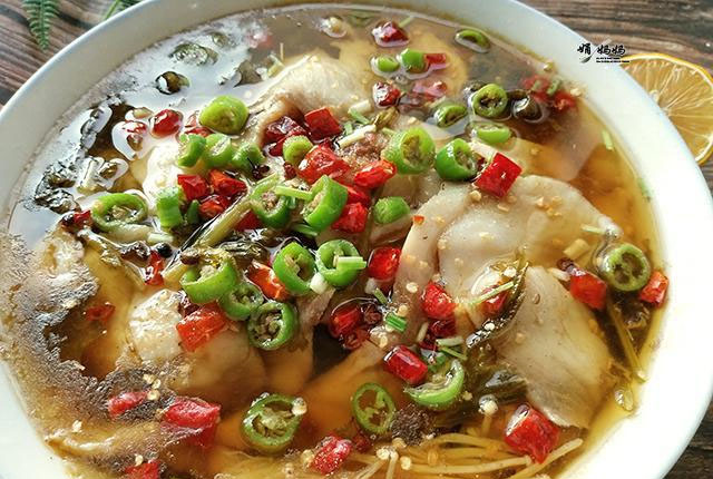 Bí quyết nấu canh cá dưa chua không tanh, không nát ngày mưa bão - 1