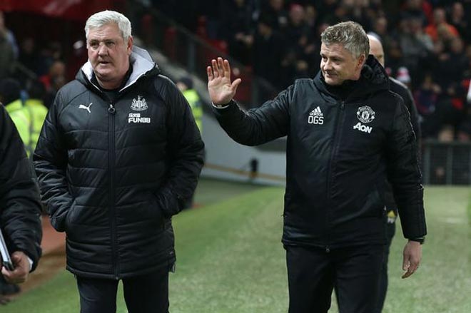 HLV Steve Bruce (Newcastle) liệu có thể tiễn đồng nghiệp Solskjaer rời "ghế nóng" ở MU sớm hơn dự tính?