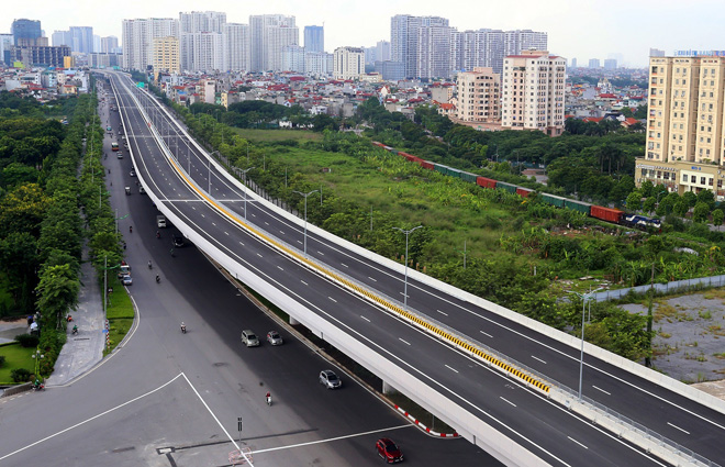 Chính thức thông xe vào đầu tháng 10 vừa qua, đường Phạm Văn Đồng giúp kết nối Tây Hồ Tây đến các tuyến đường huyết mạch khác (Nguồn: Internet)