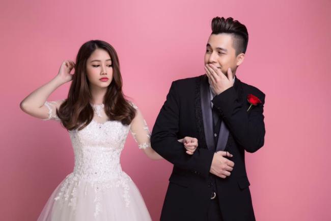 Ảnh cưới hiếm hoi của Trang Linh và Tiến Dũng được công khai trên báo chí. Hiện tại, cặp đôi có một cô con gái chung.
