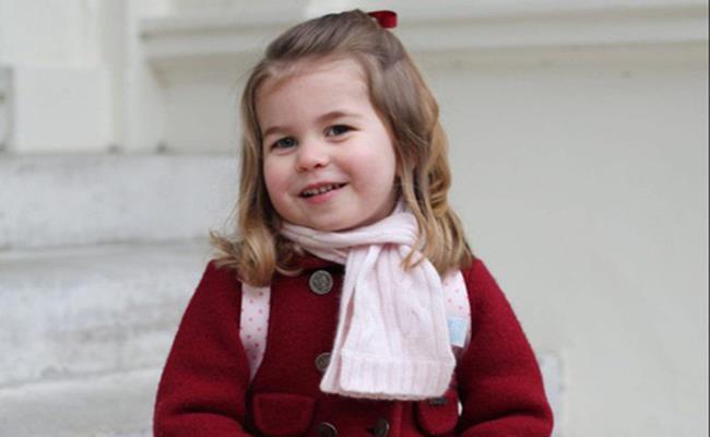 Charlotte Elizabeth Diana là bé gái đầu tiên của Hoàng gia Anh trong 25 năm qua. Cô bé là con của Hoàng tử William với Công nương Catherine, là em gái của hoàng tử George.
