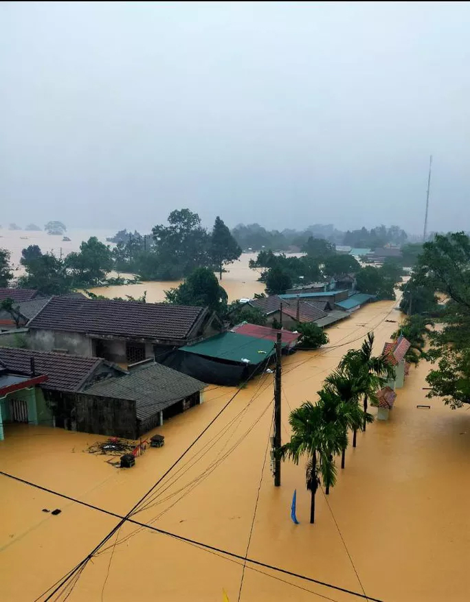 Xã Ba Lòng (huyện Đakrông, tỉnh Quảng Trị) chìm trong nước lũ