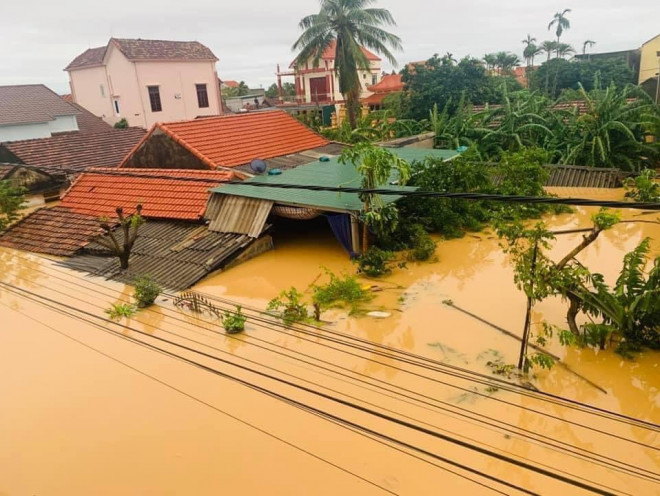 Nước ngập ở xã Liên Thủy