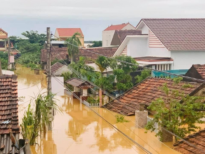 Xóm làng chìm trong nước