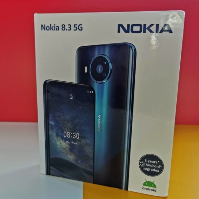 Nokia 8.3 5G là chiếc smartphone có màn hình PureDisplay 6,81 inch với độ phân giải FHD+, phần đục lỗ cho camera selfie và tỷ lệ khung hình 20:9. Điện thoại đi kèm chip Pixelworks giúp chuyển đổi nội dung SDR sang HDR, mang đến cho người dùng trải nghiệm hình ảnh tuyệt vời.
