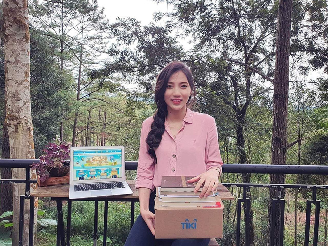 Rinh ngay nhiều đầu sách đa dạng tại Hội Sách Online Tiki ngay bây giờ (nguồn ảnh: Mai Tường Vân)