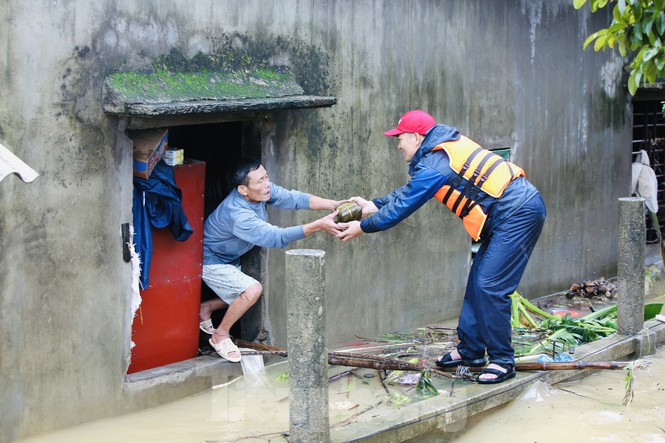 &nbsp;Chiếc bánh chưng ấm lòng người dân An Xá, xã Lộc Thủy, huyện Lệ Thủy, Quảng Bình.