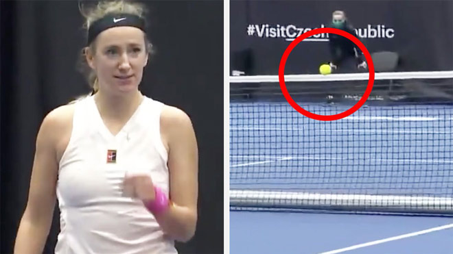 Azarenka cũng phải bật cười vì pha bóng quá may mắn