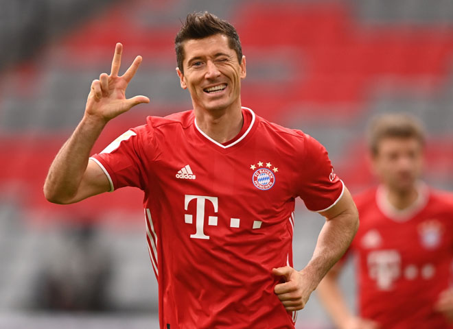 Lewandowski lập hat-trick giúp Bayern đại thắng