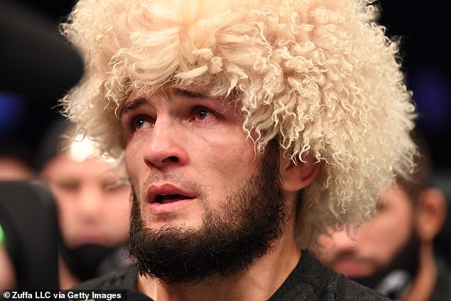 &#34;Độc cô cầu bại&#34; Khabib chia tay UFC: Ronaldo ngả mũ, được tôn vinh vĩ đại nhất - 1