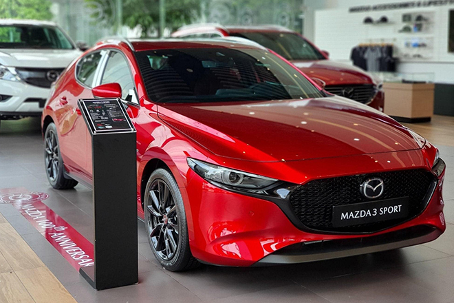 Mazda3 phiên bản đặc biệt kỷ niệm 100 năm thương hiệu giá 869 triệu đồng - 2