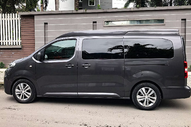 Có nên mua MPV Peugeot Traveller phiên bản Premium lướt giá 1,9 tỷ đồng? - 3