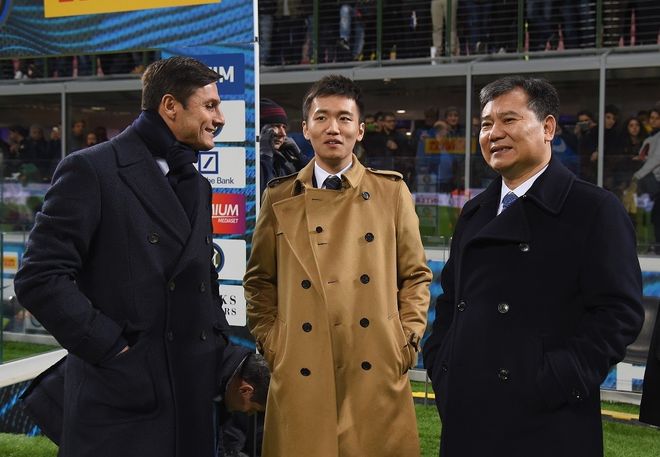 Ông Steven Zhang và bố Zhang Jindong cùng huyền thoại Inter Milan, Javier Zanetti