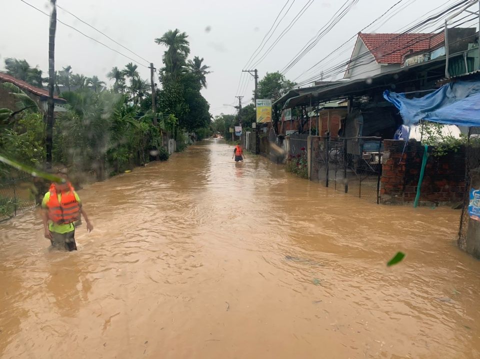 Cũng theo Đài khí tượng thủy văn Bình Định, trong những giờ tới nhiều khu vực ở huyện Hoài Ân, An Lão, thị xã Hoài Nhơn nguy cơ xảy ra lũ quét.