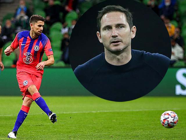 Jorginho liên tục đá hỏng 11m khiến Lampard “ngứa mắt”, nguy cơ bị tước quyền