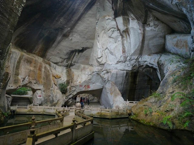 Du lịch - Choáng ngợp với mỏ đá nhân tạo lớn nhất Trung Quốc cách đây hàng nghìn năm