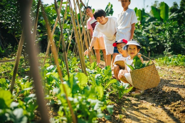 Mỗi dịp cuối tuần, nơi đây trở thành nơi nghỉ ngơi của các thành viên và là nơi đón tiếp bạn bè, trải nghiệm cuộc sống yên bình nơi thôn quê của các bạn nhỏ.
