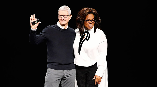 CEO Apple - Tim Cook và "Nữ hoàng" truyền thông Oprah Winfrey.