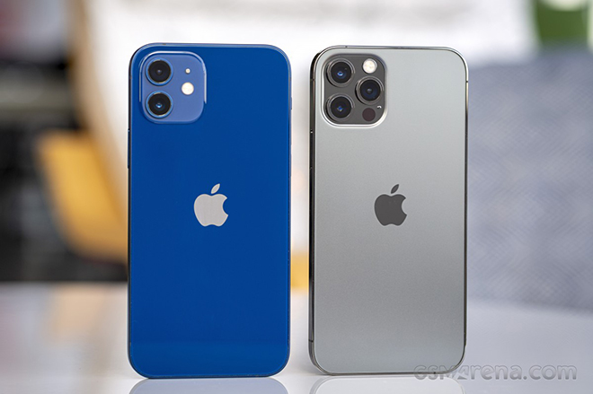 Cặp iPhone 12 và iPhone 12 Pro đã được bán ra trước.