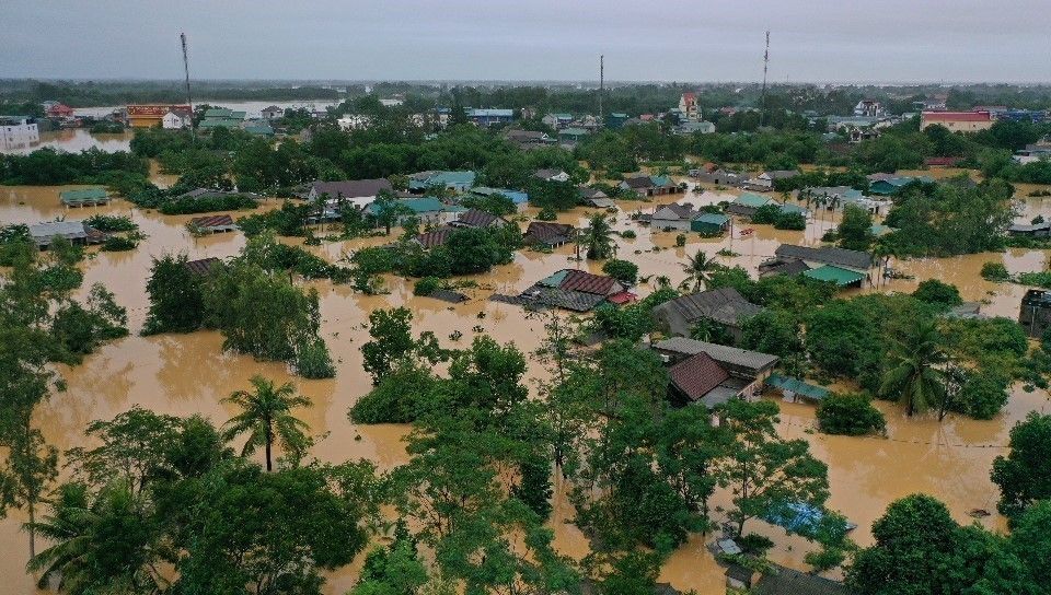 Tình hình bão lũ diễn ra ở miền Trung Việt Nam đã gây nên thiệt hại nặng nề