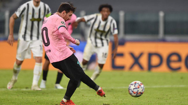 Lionel Messi sút phạt đền thành công ở phút 90+1 giúp Barcelona thắng 2-0 trước chủ nhà Juventus