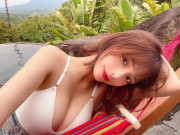 Media - Hot girl xứ Đài mê khoe hình phô diễn thềm ngực đầy gợi cảm