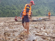 Tin tức trong ngày - Quảng Nam: Tìm thấy thi thể bé gái ở hiện trường sạt lở và 1 thi thể ở lòng hồ