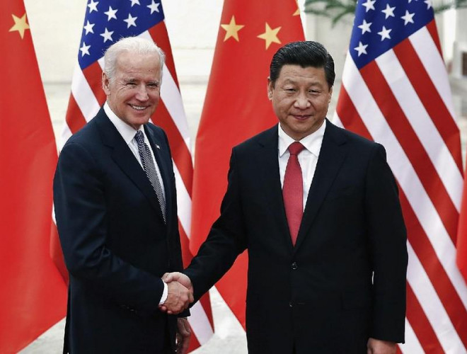 Ông&nbsp;Joe Biden (trái) trong một cuộc gặp với Chủ tịch Tập Cận Bình. Ảnh: REUTERS