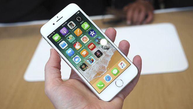 iPhone 8 đang có giá bao nhiêu, và liệu còn đáng mua? - 1