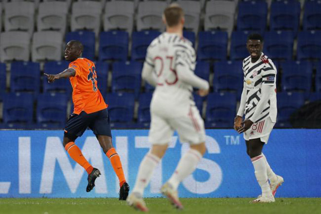 Demba Ba mở tỷ số giúp Istanbul Basaksehir thắng sốc MU 2-1