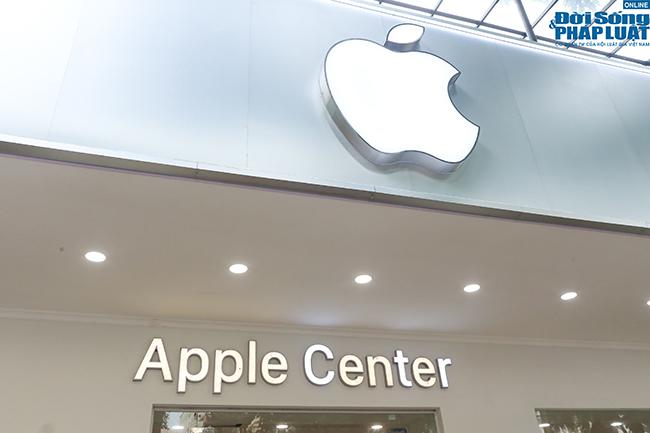 Biểu tượng quả táo khuyết đặc trưng của các Apple Store.