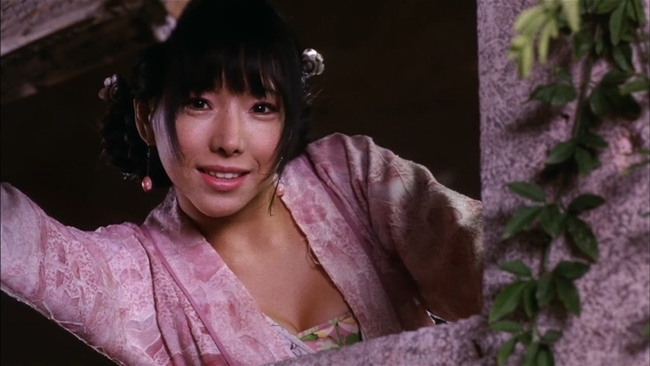 Nhân vật nữ chính Phan Kim Liên do cô đào chuyên đóng phim 18+ Nhật Bản - Serina Hayakawa. Nữ diễn viên 8X trở thành người đẹp Nhật Bản đầu tiên đóng vai Phan Kim Liên.
