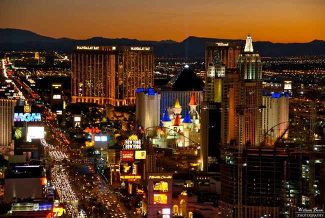 Trong đó, cư dân chủ yếu sống ở đại đô thị Las Vegas xa xỉ và giàu có.
