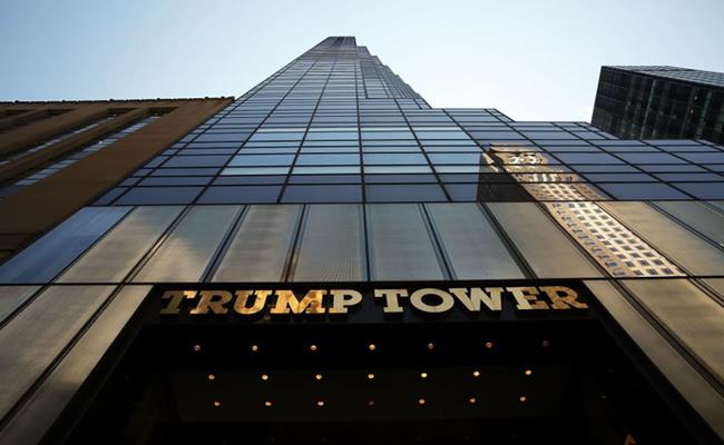 Đây là một bất động sản nổi tiếng khác của ông Trump - Tháp Trump. Công trình này nằm ở lối vào Đại lộ số 5, New York.
