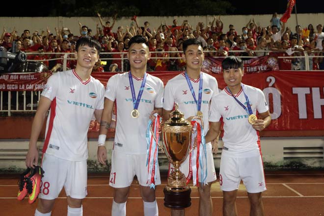 CLB Viettel vô địch: Màn ăn mừng đặc biệt đón tân vương V-League 2020 - 12