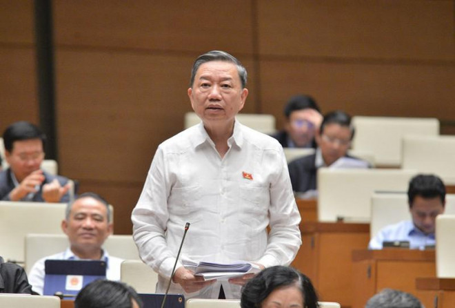Bộ trưởng Công an Tô Lâm trả lời chất vấn tại Quốc hội.