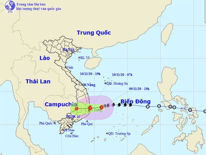 Vị trí và hướng di chuyển của bão số 12 Etau. (Ảnh: Trung tâm Dự báo KTTVQG)