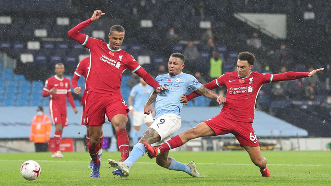 Bị Man City cầm chân, Liverpool mất ngôi đầu