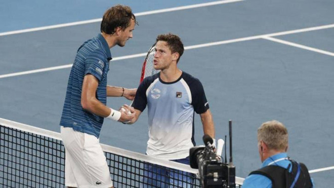 Medvedev từng thắng Schwartzman 6-4, 4-6, 6-3 ở trận đánh đơn để giúp ĐT Nga thắng ĐT Argentina 3-0 tại vòng tứ kết ATP Cup 2020 đầu năm nay tại Sydney (Úc)