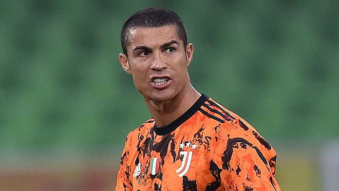 Cristiano Ronaldo đang được Juventus bàn bán khỏi CLB trong mùa hè 2021