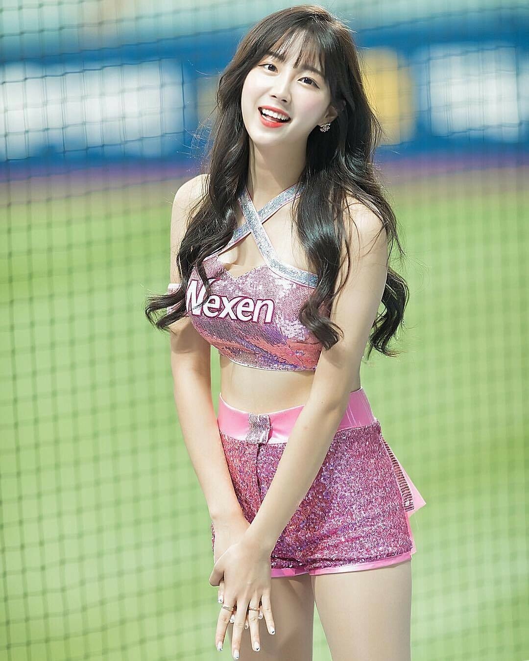 Ahn Ji Hyun được mệnh danh là cheerleader số một Hàn Quốc nhờ ngoại hình cùng khả năng nhảy.