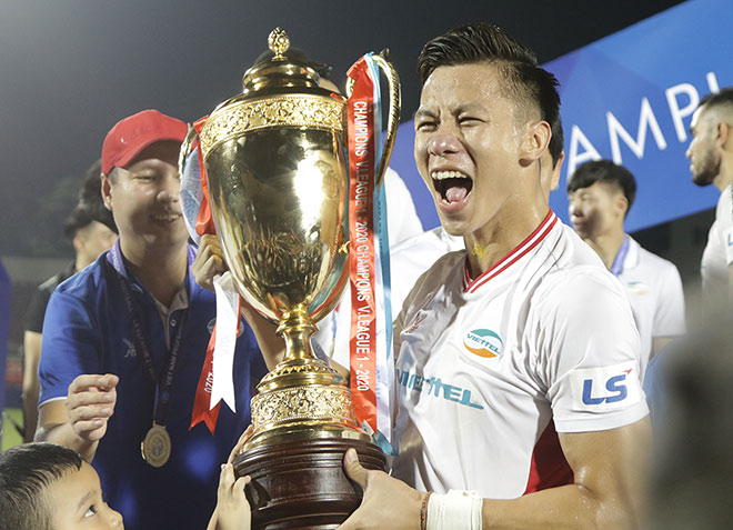 Quế Ngọc Hải có chức vô địch V-League sau 8 mùa giải chờ đợi