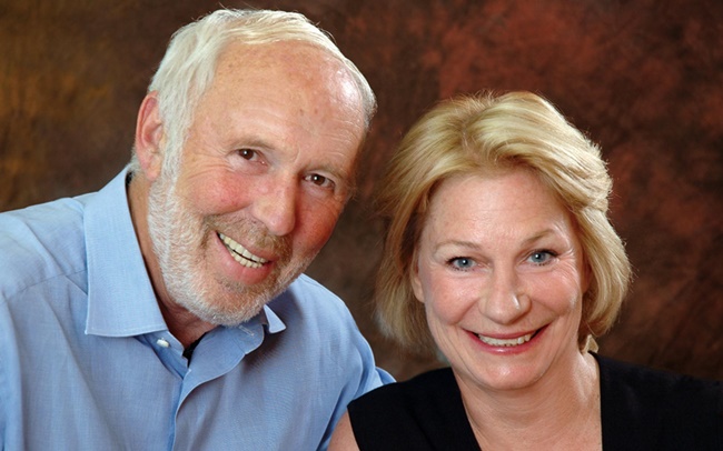 Kể từ năm 2019, cựu giám đốc quỹ đầu cơ Jim Simons và vợ Marilyn đã quyên góp hơn 20 triệu USD cho các hoạt động chính trị liên bang,

