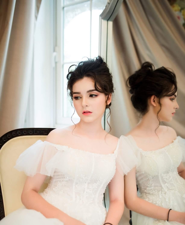 Cô gái lai Nga - Việt thường xuyên chụp các shoot hình ảnh cưới hóa thân thành cô dâu vạn người mê. 
