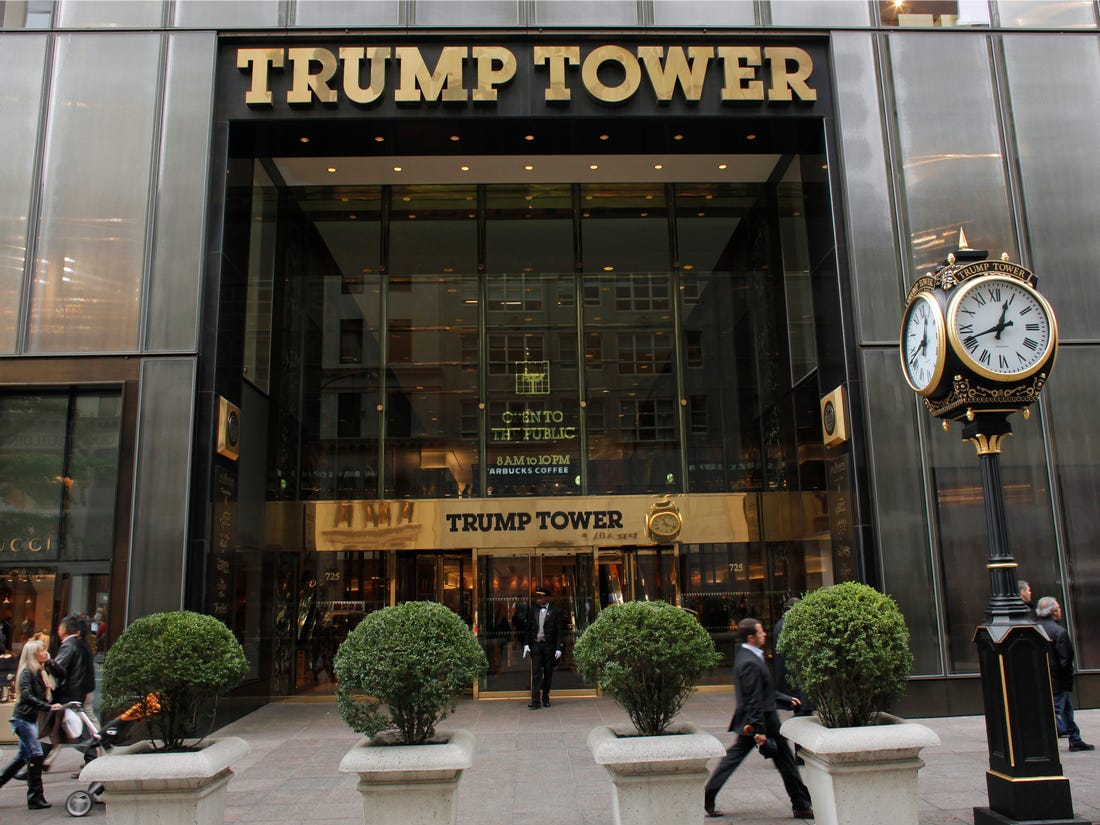 Tập đoàn Trump Organization của ông Trump đang sụt giảm doanh thu trong dịch Covid-19 (ảnh: Reuters)