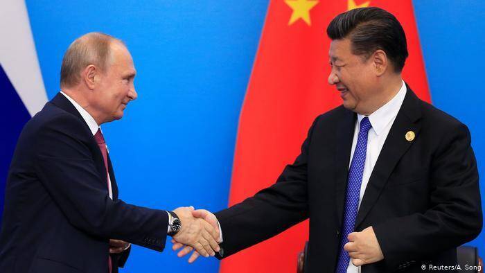 Tổng thống Nga Putin và ông Tập Cận Bình - ảnh tư liệu DW/Reuters