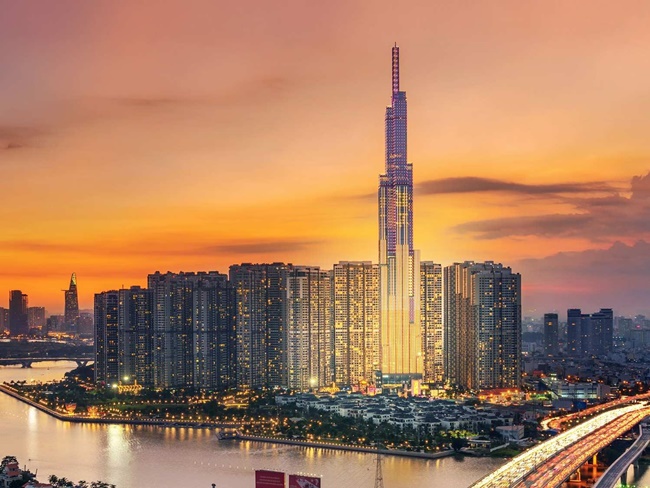 Tòa nhà Vincom Landmark 81 Vinhome Central Park ở khu Tân Cảng, Tp.HCM là công trình ấn tượng được nhiều cư dân mạng ở nước ngoài chia sẻ trong các diễn đàn. 
