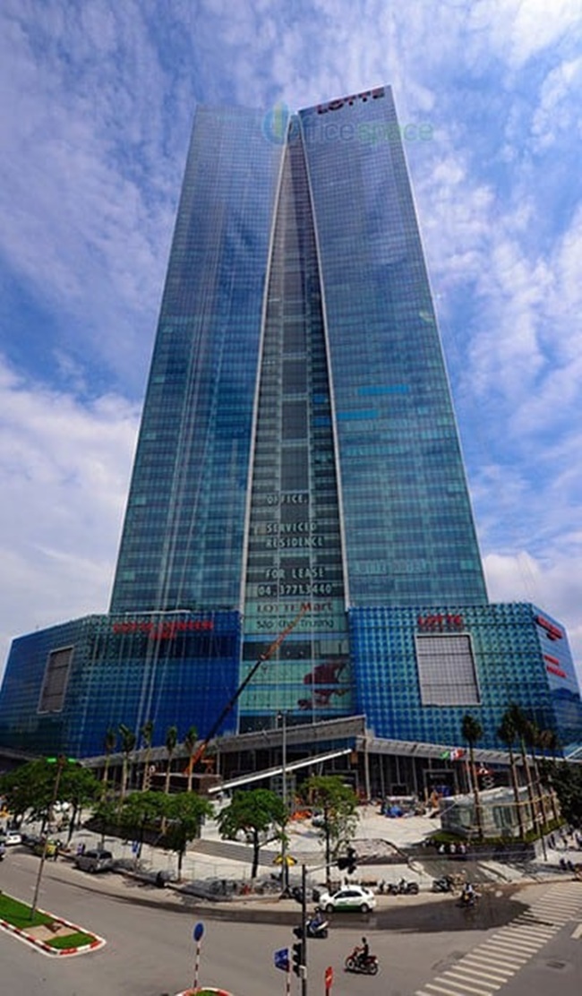 Năm 2014, tòa nhà Lotte ở quận Ba Đình, Hà Nội đã được khánh thành. Ở thời điểm đó, đây là tòa nhà cao thứ hai của Việt Nam sau Land Mark 72.
